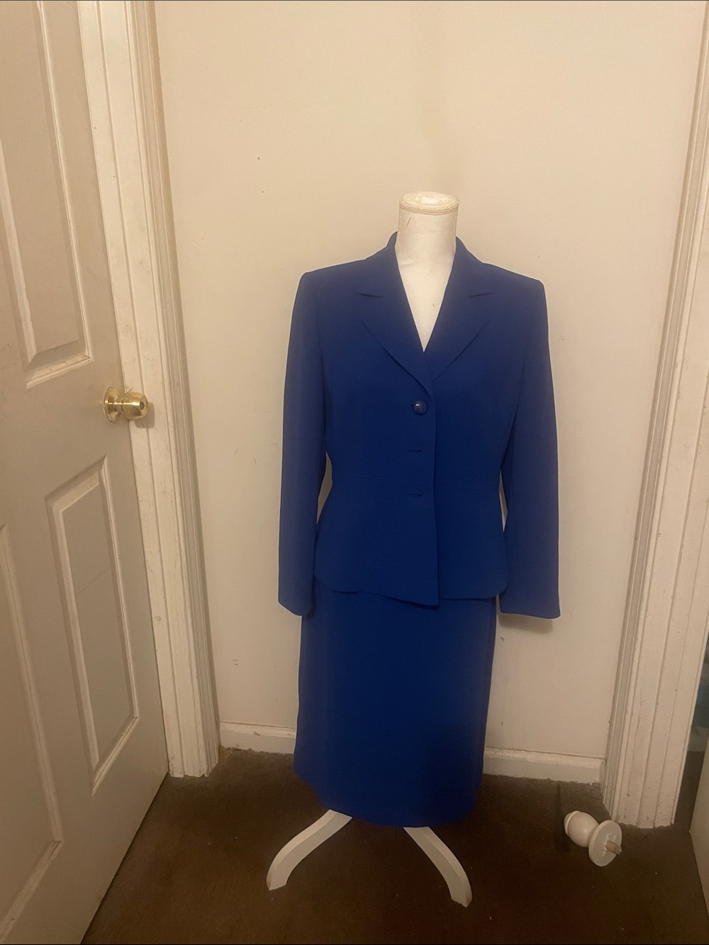 Le Suit Royal Blue Women's Skirt Suit Jacket Set
